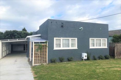 Photo of property in 17 Aotea Street, Castlecliff, Whanganui, 4501