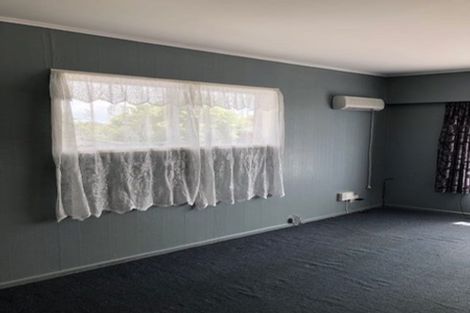 Photo of property in 2/9 Commissariat Road, Mount Wellington, Auckland, 1060