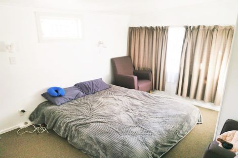 Photo of property in 39a Forrest Hill Road, Milford, Auckland, 0620