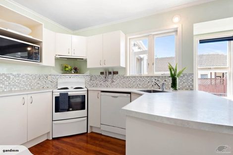 Photo of property in 90 Gloria Avenue, Te Atatu Peninsula, Auckland, 0610