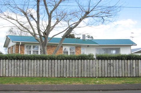 Photo of property in 1/1 Cross Street, Papakura, 2110