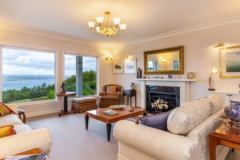 Photo of property in 423 Gillespie Place, Acacia Bay, Taupo, 3385