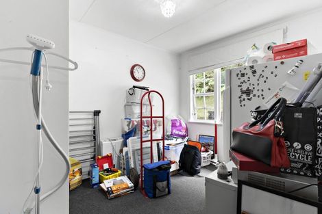 Photo of property in 10 Waipuna Grove, Stokes Valley, Lower Hutt, 5019