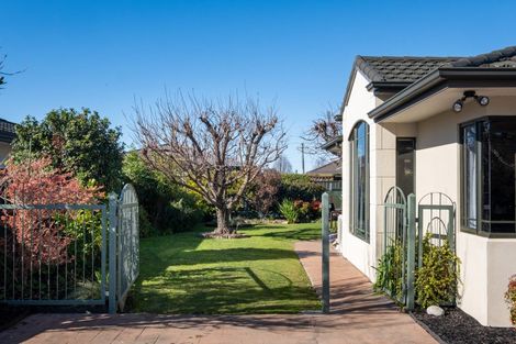 Photo of property in 11 Pukekura Place, Taradale, Napier, 4112