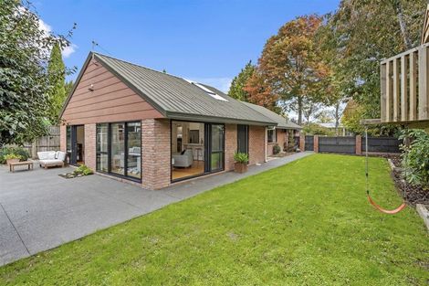 Photo of property in 242 Memorial Avenue, Burnside, Christchurch, 8053