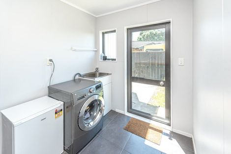 Photo of property in 13 Kamahi Street, Castlecliff, Whanganui, 4501