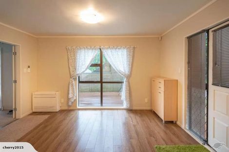 Photo of property in 10 Tio Tio Road, Miramar, Wellington, 6022