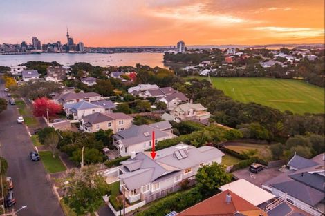 Photo of property in 31 Glen Road, Mornington, Dunedin, 9011