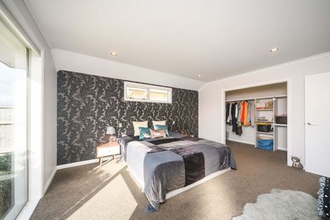 Photo of property in 8 Silkwood Place, Fitzherbert, Palmerston North, 4410