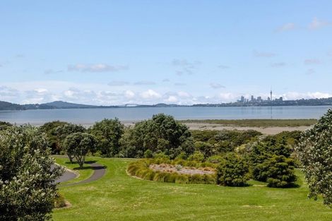 Photo of property in 34 Danica Esplanade, Te Atatu Peninsula, Auckland, 0610