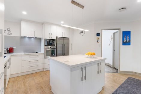 Photo of property in 53 Chesterfield Way, Orewa, 0931