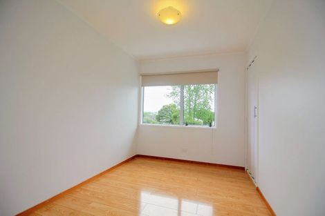 Photo of property in 2/12 Sherwood Avenue, Te Atatu South, Auckland, 0610