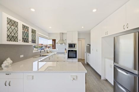 Photo of property in 10 Apollo Place, Papanui, Christchurch, 8052