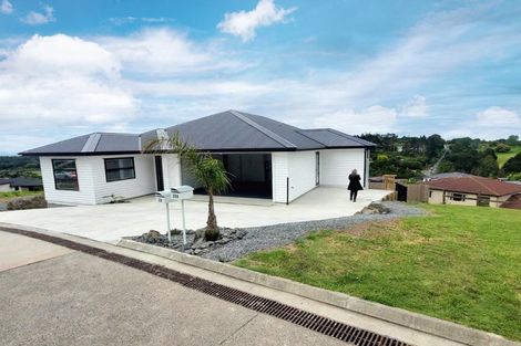 Photo of property in 28 Jabal Crescent, Totara Park, Auckland, 2105