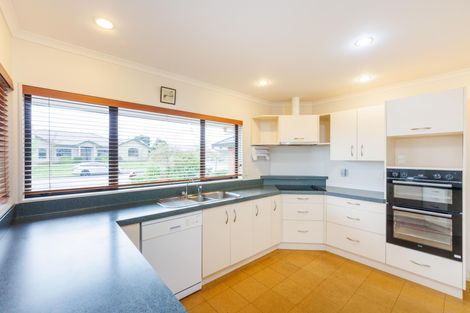 Photo of property in 31 Johnstone Drive, Fitzherbert, Palmerston North, 4410