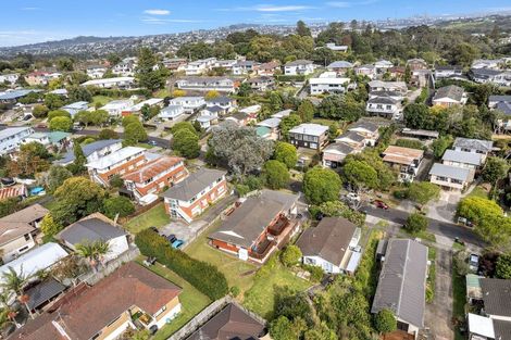 Photo of property in 2/30 Simkin Avenue, St Johns, Auckland, 1072