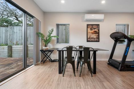 Photo of property in 4 Kearney Place, Massey, Auckland, 0614