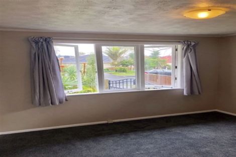 Photo of property in 3 Tamariki Avenue, Kelston, Auckland, 0602