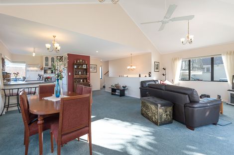 Photo of property in 16a White Swan Road, Mount Roskill, Auckland, 1041