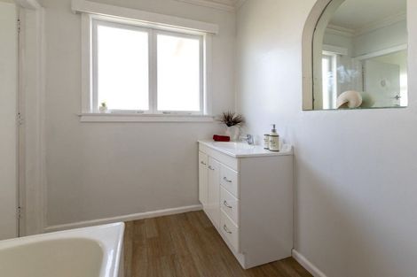 Photo of property in 20 Hannan Street, Levin, 5510