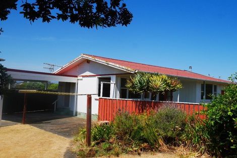Photo of property in 6 Eruini Street, Waikanae Beach, Waikanae, 5036