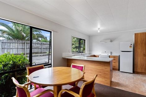 Photo of property in 76 Harmel Road, Glendene, Auckland, 0602