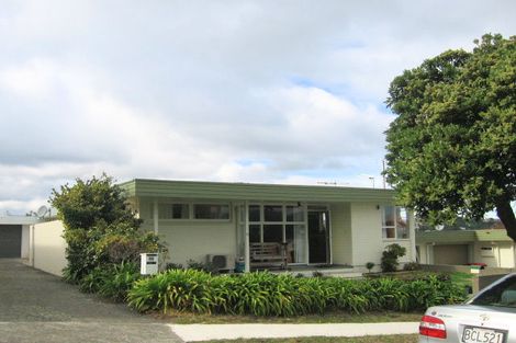 Photo of property in 13 Duchess Place, Maupuia, Wellington, 6022