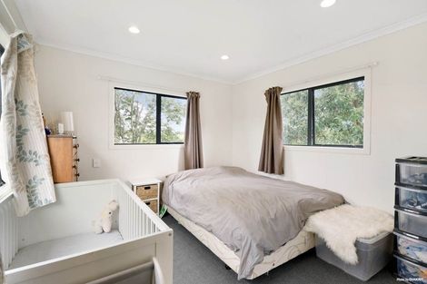 Photo of property in 34 Cedar Heights Avenue, Massey, Auckland, 0614
