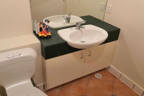 Photo of property in Terrace Tower Apartments, 10e/126 The Terrace, Wellington Central, Wellington, 6011