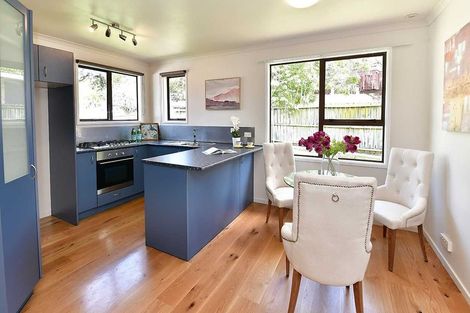 Photo of property in 2 Win Grove, Hatfields Beach, Orewa, 0931