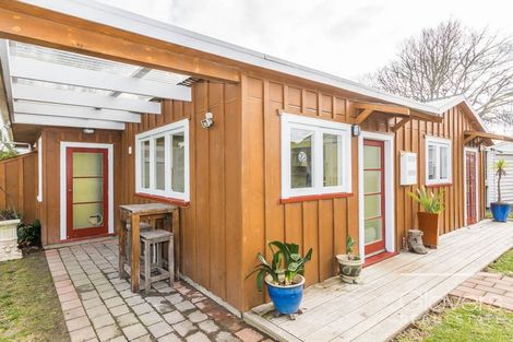 Photo of property in 2/10 Gaede Terrace, Sunnyvale, Auckland, 0612