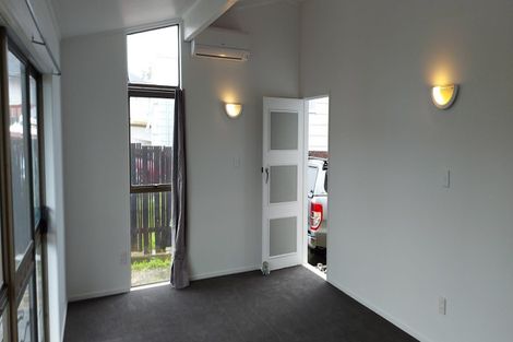 Photo of property in 5 Iris Place, Clendon Park, Auckland, 2103