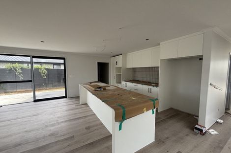 Photo of property in 15a Rose Leigh Drive, Cambridge, 3434