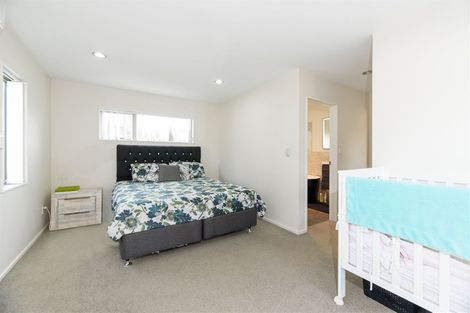 Photo of property in 10a Beeche Place, Birkdale, Auckland, 0626