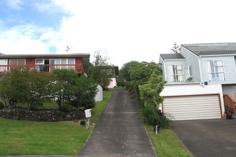 Photo of property in 2/11 Lynngate Place, Hillcrest, Auckland, 0627