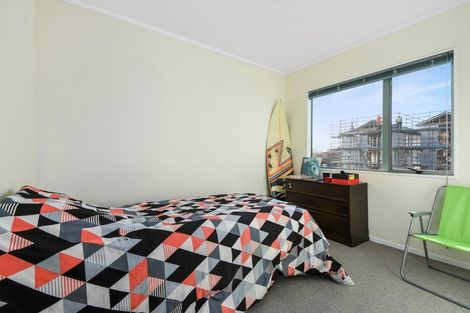 Photo of property in 35 Stephen Avenue, Henderson, Auckland, 0610