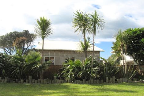 Photo of property in 8 Hall Road, Pataua North, Whangarei, 0175