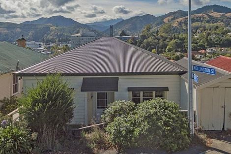 Photo of property in 27 Wellington Street, Nelson South, Nelson, 7010