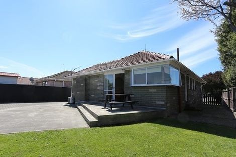 Photo of property in 11 Glenora Place, Hornby, Christchurch, 8042