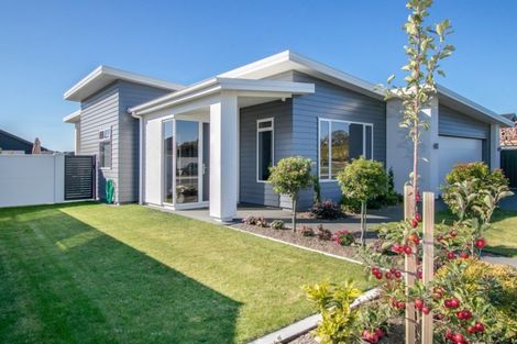 Photo of property in 6 Ruahine Road, Poraiti, Napier, 4112