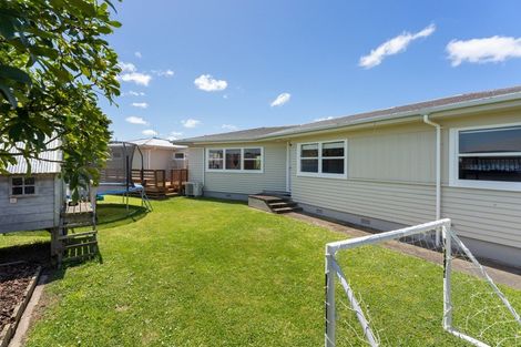 Photo of property in 8 Essex Place, Milson, Palmerston North, 4414