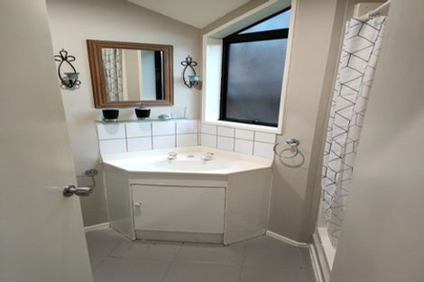 Photo of property in 19 Isobel Road, Greenhithe, Auckland, 0632