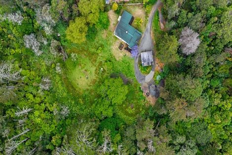 Photo of property in 10 Hobbs Road, Matakatia, Whangaparaoa, 0930