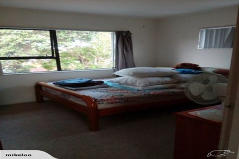 Photo of property in 12 Tetrarch Place, Totara Vale, Auckland, 0629