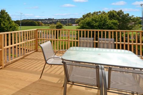 Photo of property in 9 Waverley Avenue, Glenfield, Auckland, 0629