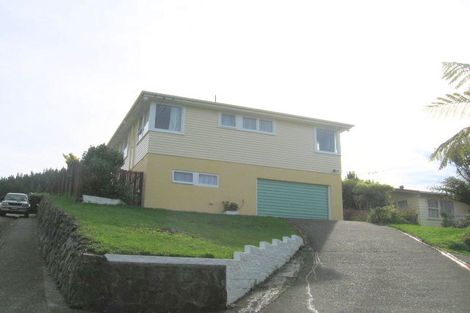 Photo of property in 82 Larsen Crescent, Tawa, Wellington, 5028