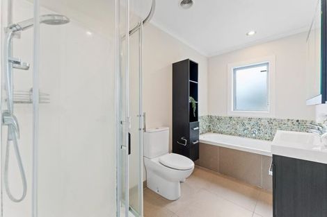 Photo of property in 24 Kiteroa Terrace, Rothesay Bay, Auckland, 0630