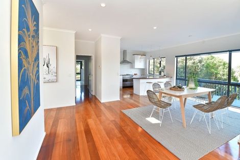 Photo of property in 80 Kittiwake Drive, Schnapper Rock, Auckland, 0632