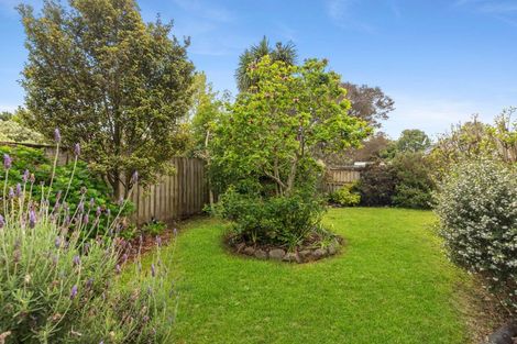 Photo of property in 15 Ernest Shackleton Place, Waiuku, 2123