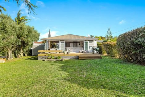 Photo of property in 4 Divich Avenue, Te Atatu South, Auckland, 0610